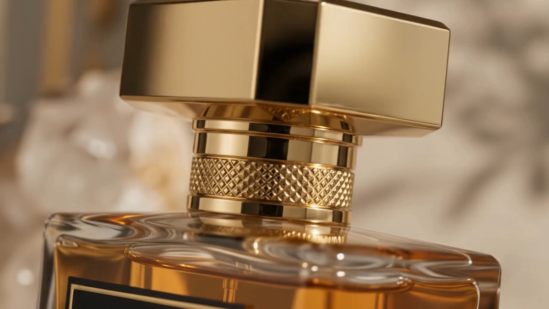 Luxenor Perfume frame 4